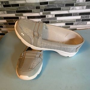 Brand new women’s RYKA shoes size 81/2